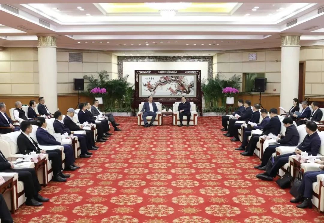 米兰·(milan)中国官方网集团董事长李军受邀出席华中科技大学第十六届企业家论坛，并发表演讲